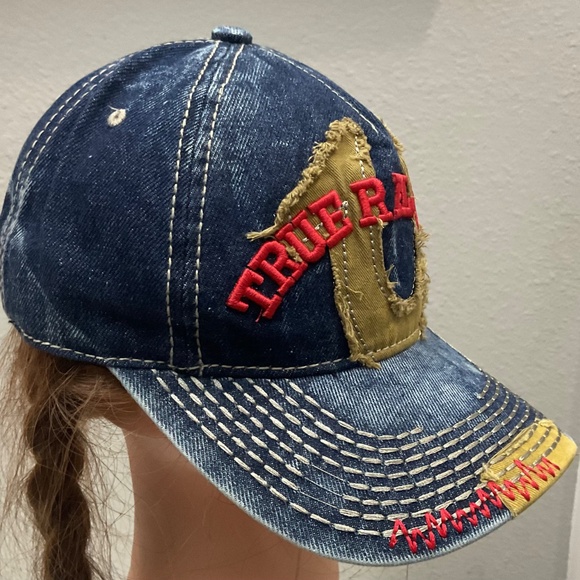 TRUE RELIGION CAP - Picture 2 of 7